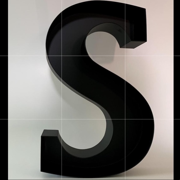 Metal wall hanging wine cork holder - letter “S” - Picture 3 of 3